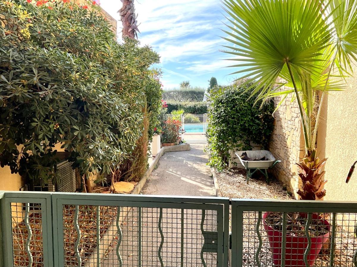 Appartement Sanary Vue Mer Au Calme Екстер'єр фото